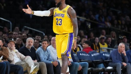 开云官方网站-湖人115-107逆转掘金 球员评价：3人满分，3人及格，4人低迷